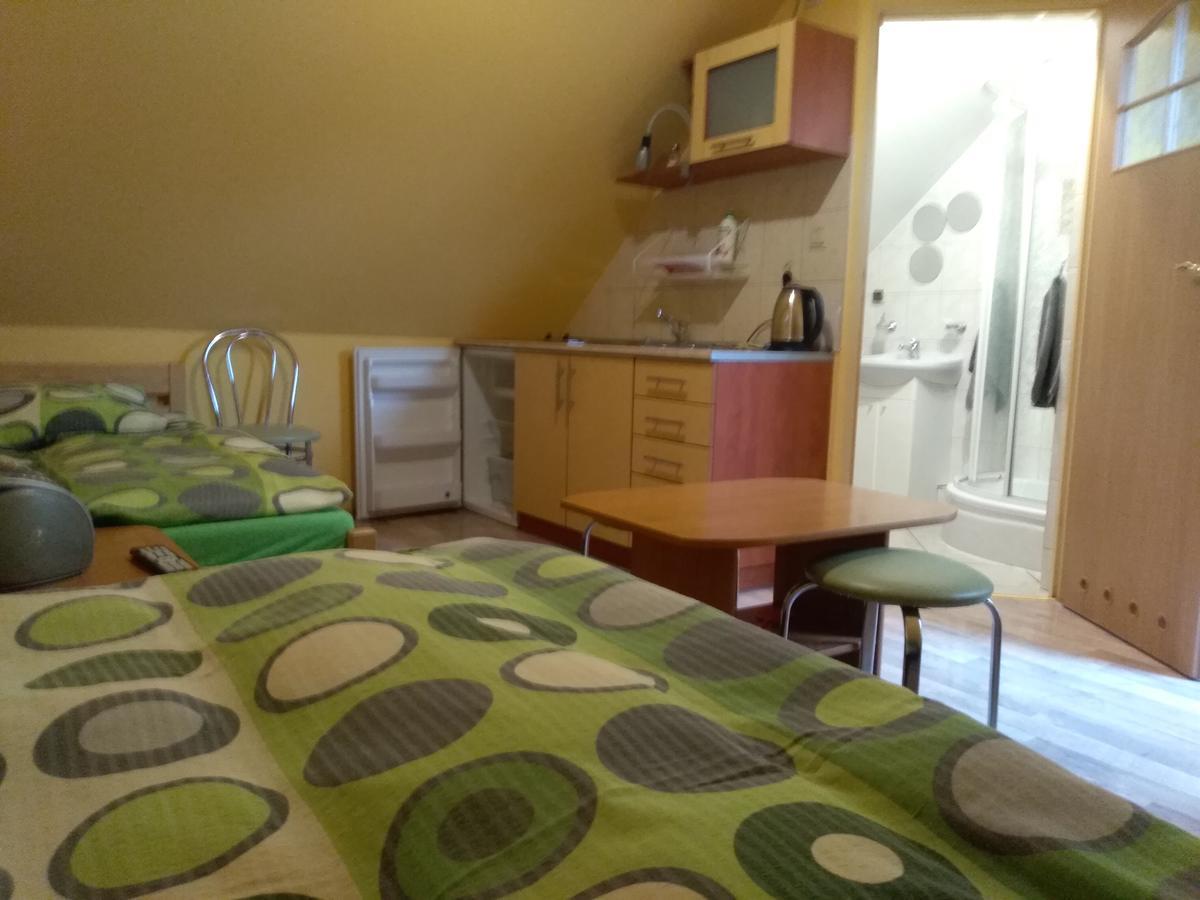 Gospodarstwo Agroturystyczne Ania I Filip Izabelin  Exterior foto